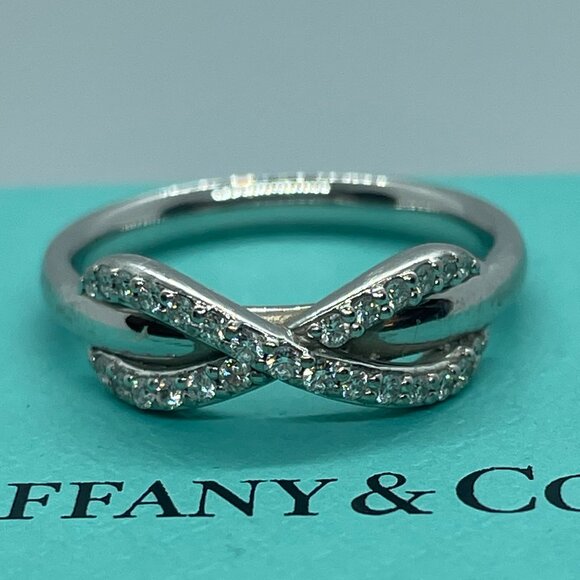 Tiffany 18k White Gold Diamond Infinity Ring Size